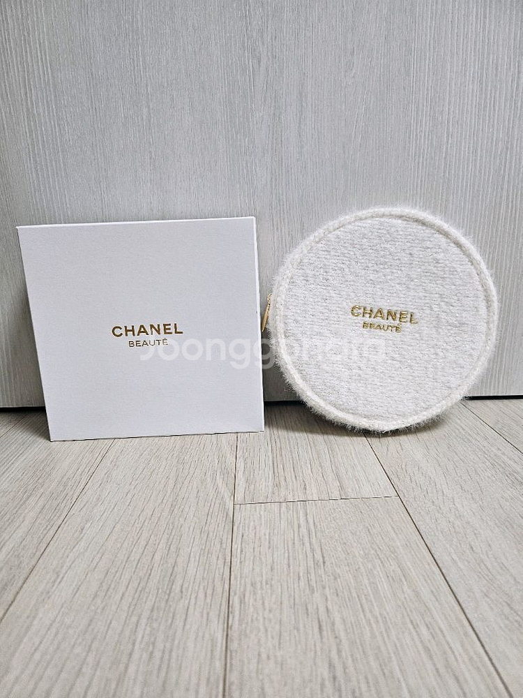 정품) 샤넬 트위드 화이트 원형 파우치 (코스메틱)--0