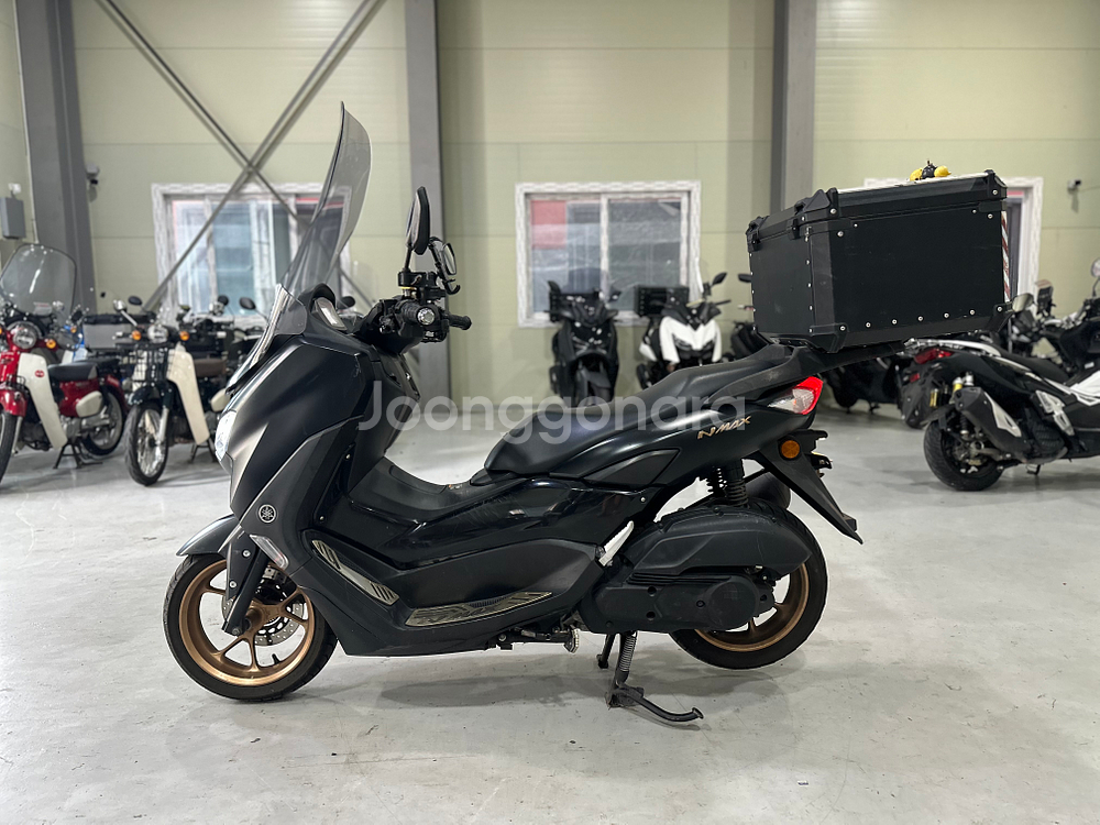 22년식 야마하 Nmax125 1만Km 깔끔한 차량판매--4