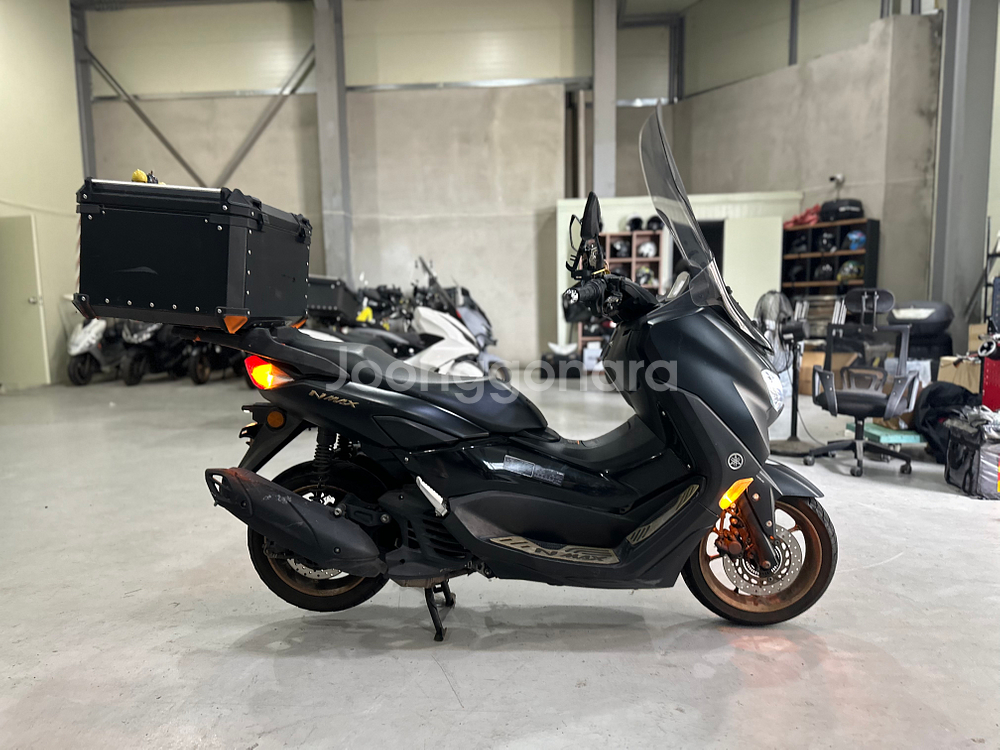 22년식 야마하 Nmax125 1만Km 깔끔한 차량판매--3