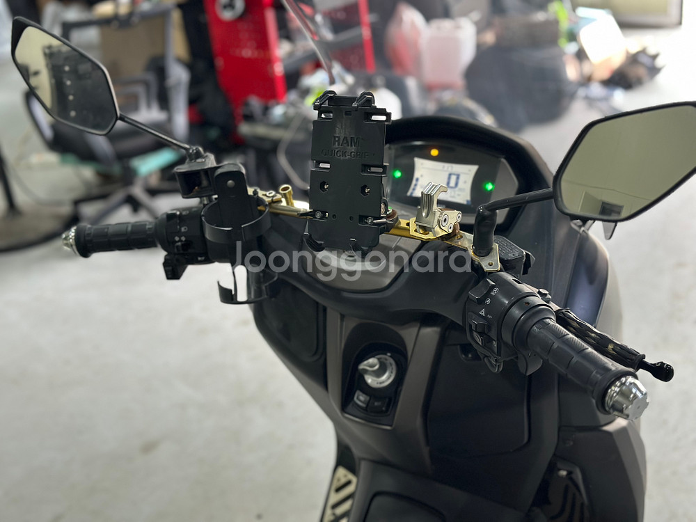 22년식 야마하 Nmax125 1만Km 깔끔한 차량판매--8