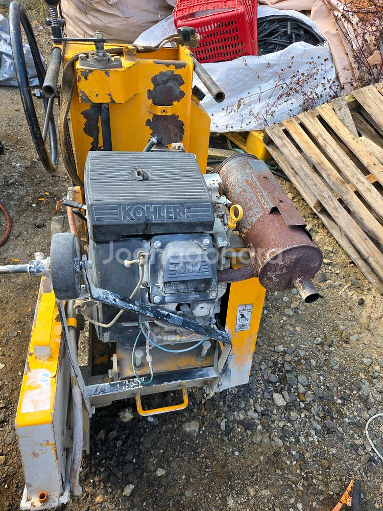 코렉도로콘크리트컷팅기--1