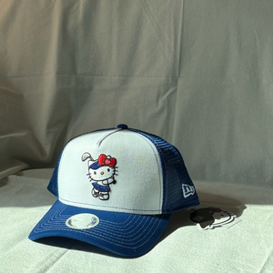 뉴에라 X 헬로키티 골프 캡 모자