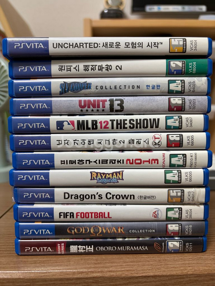 psvita 1세대 화이트 + 게임12종 일괄--5