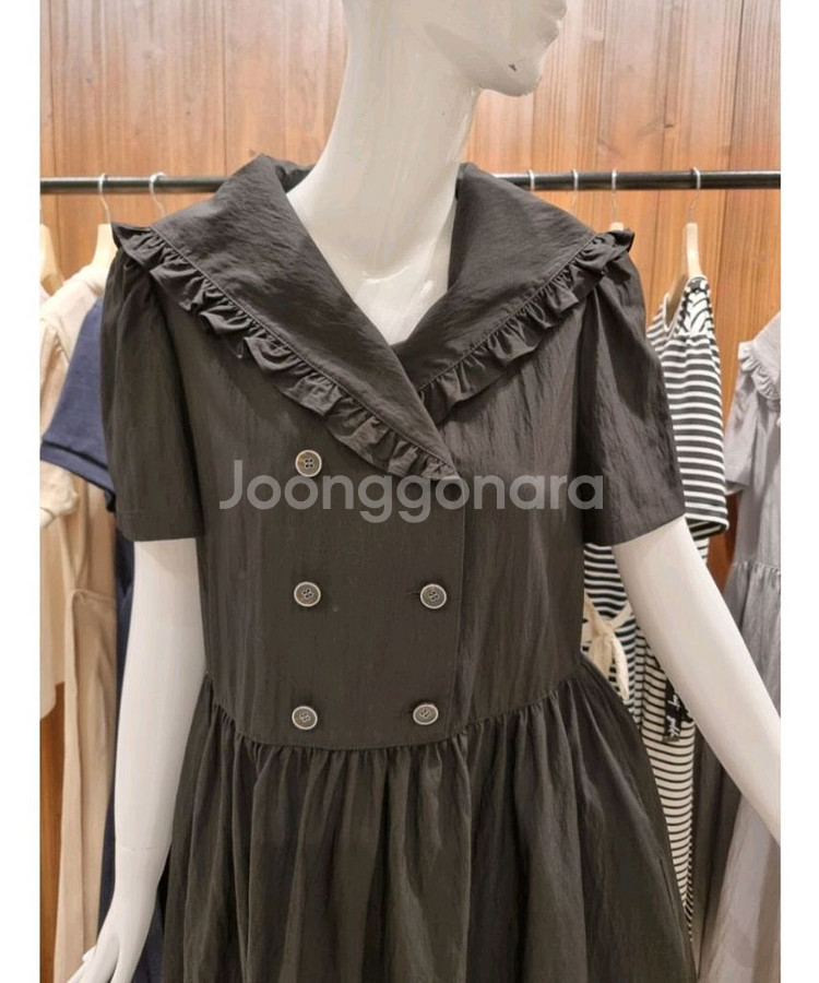 지컷 더블 버튼 세일러 원피스 블랙--1