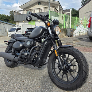 kr모터스 아퀼라300 23년 6천 저렴히 판매합니다