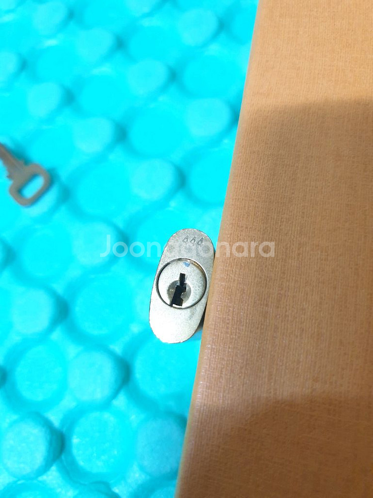 정품 루이비통 자물쇠 패드락 444번대 판매합니다--2