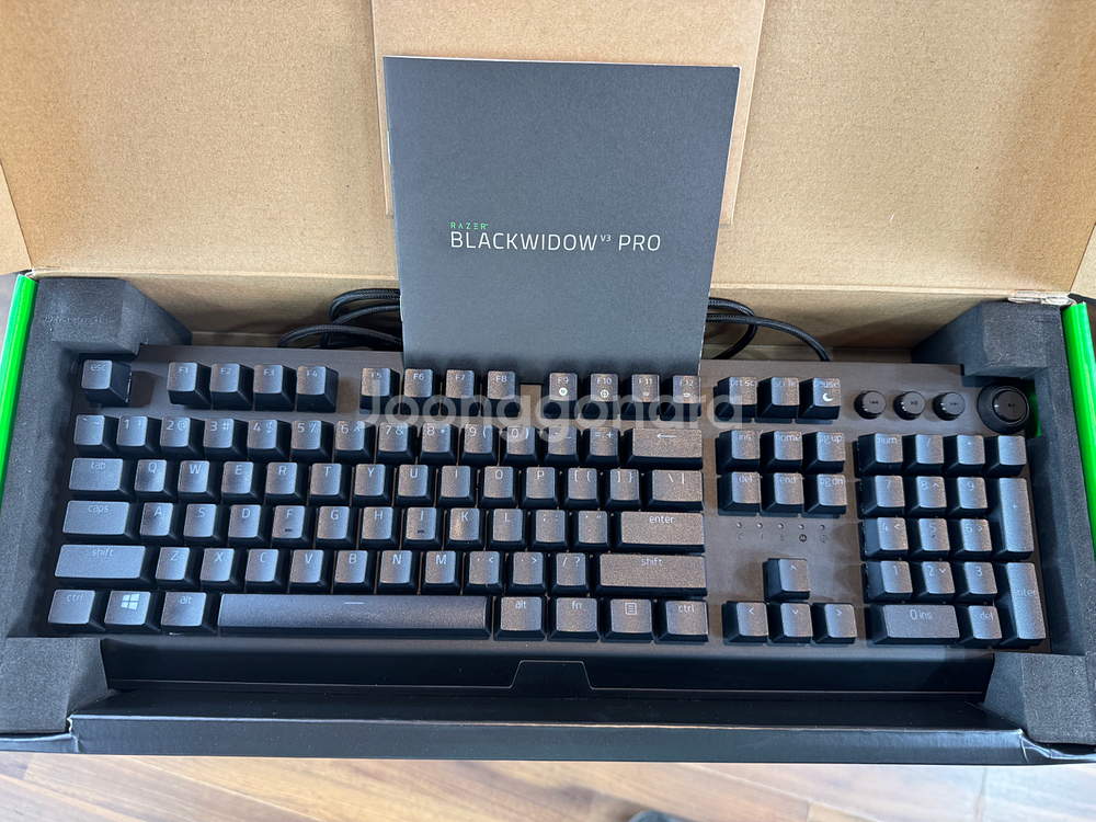 RAZER 블랙위도우 V3 PRO 키보드 팝니다--0