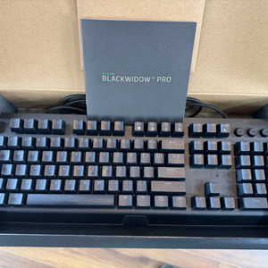 RAZER 블랙위도우 V3 PRO 키보드 팝니다