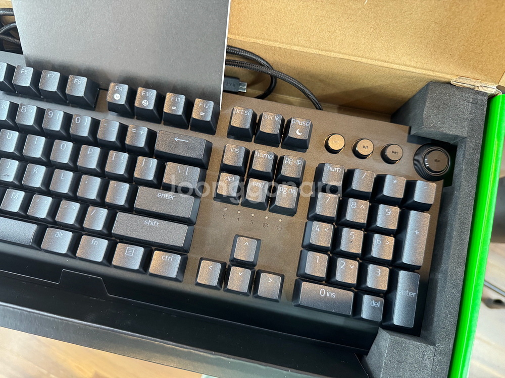 RAZER 블랙위도우 V3 PRO 키보드 팝니다--1