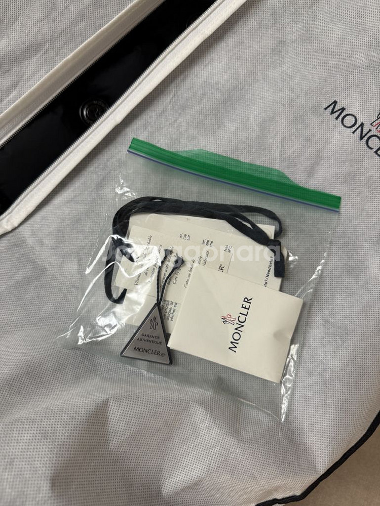 몽클레어 클루니 6사이즈 (새상품급)--8