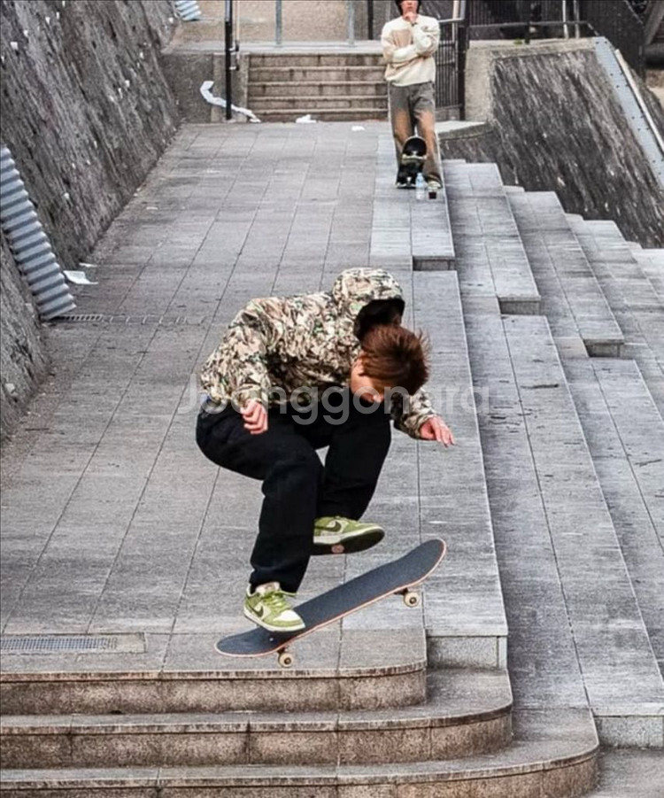 새상품 )) 나이키 acg 프리마로프트 패딩 스컬피크 최저가--4