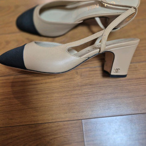 샤넬 스타일 투톤 펌프스 38