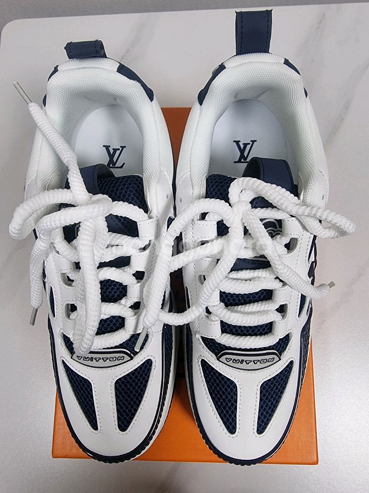 루이비통 LV 스케이트 스니커즈 마린--6