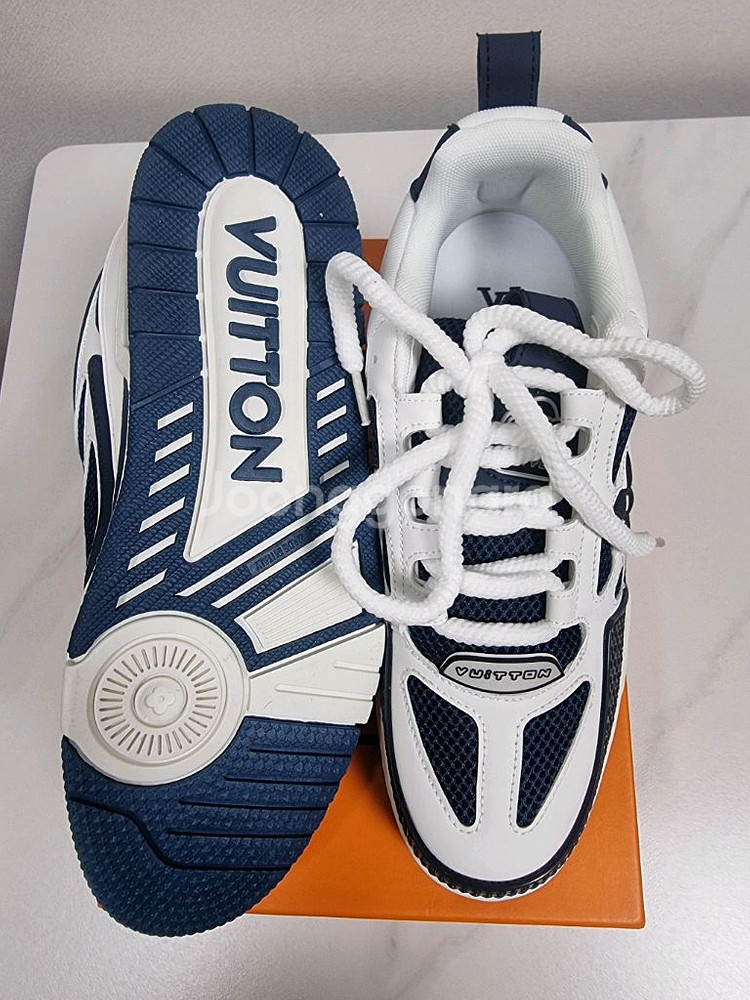 루이비통 LV 스케이트 스니커즈 마린--9