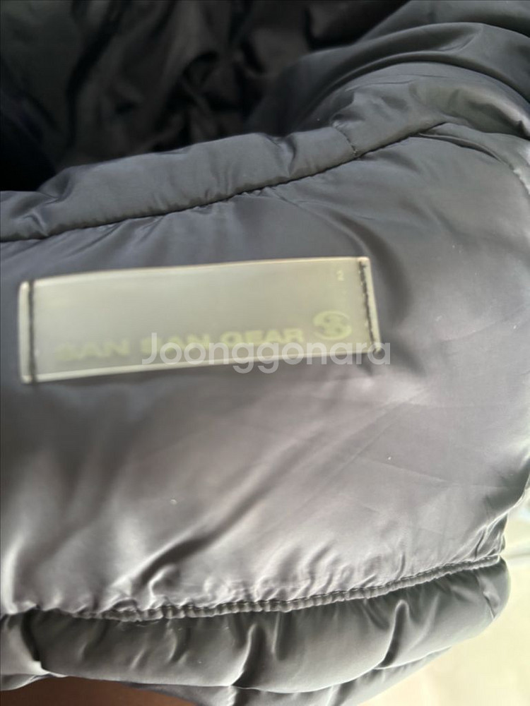 24 fw 산산기어 경량패딩 블랙--2