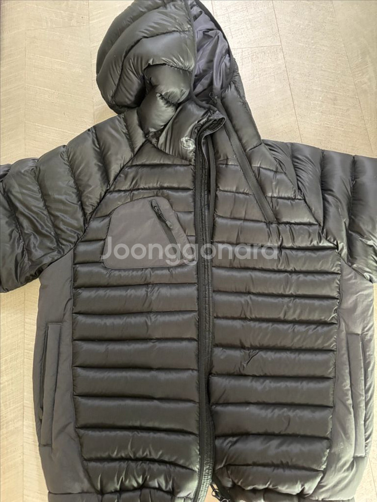 24 fw 산산기어 경량패딩 블랙--0