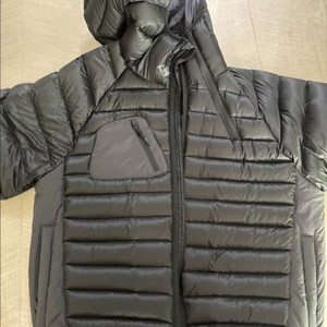 24 fw 산산기어 경량패딩 블랙