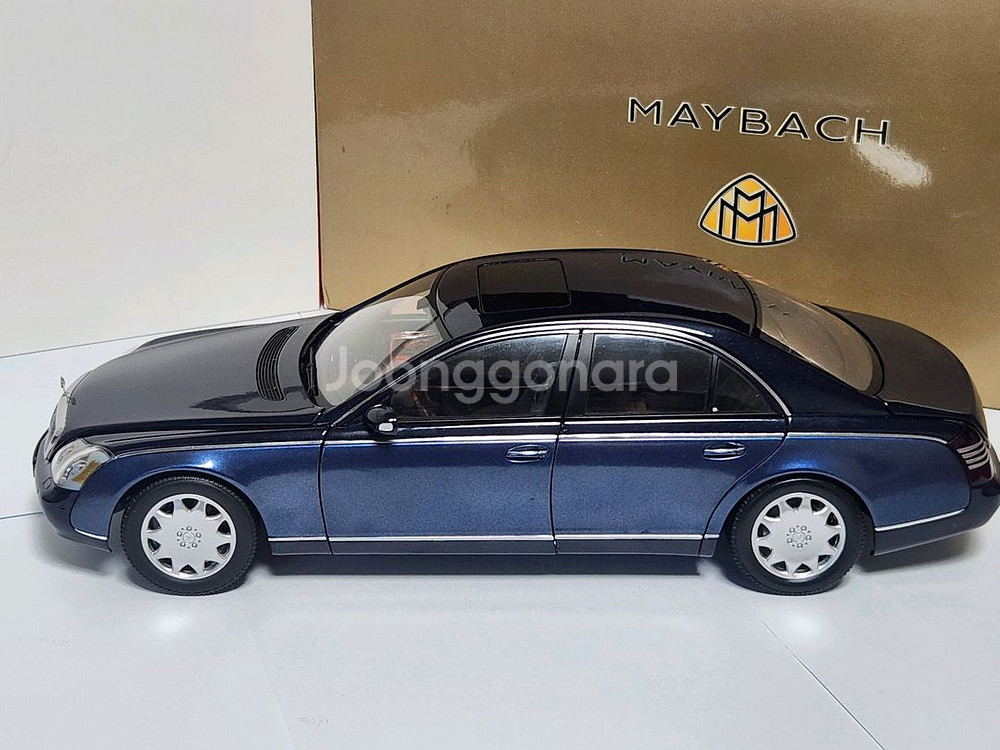 57 오토아트 마이바흐 1:18--1
