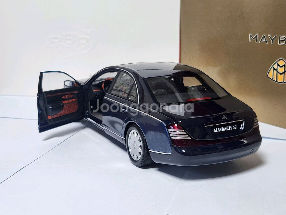 57 오토아트 마이바흐 1:18--2