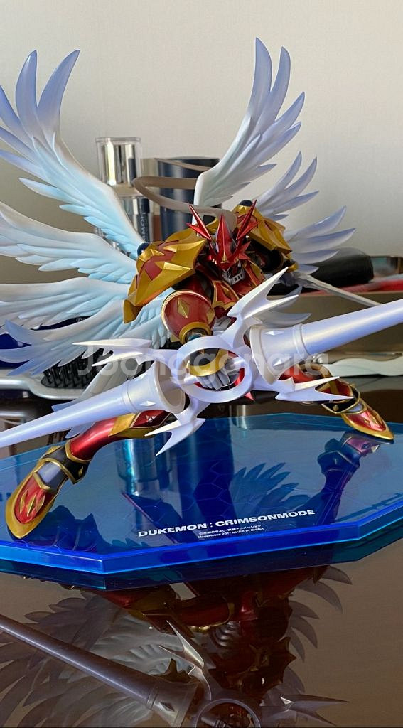 디지몬 gem 듀크몬 크림슨모드 피규어--1