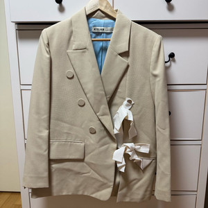 럭키슈에뜨 아뜰리에 자켓