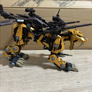 HMM 조이드 세이버 타이거 골드 가조 팜