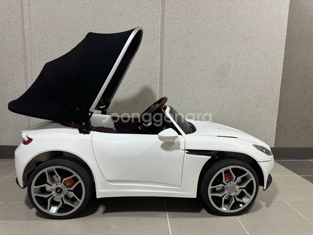 에스턴 마틴 유아전동자동차--1