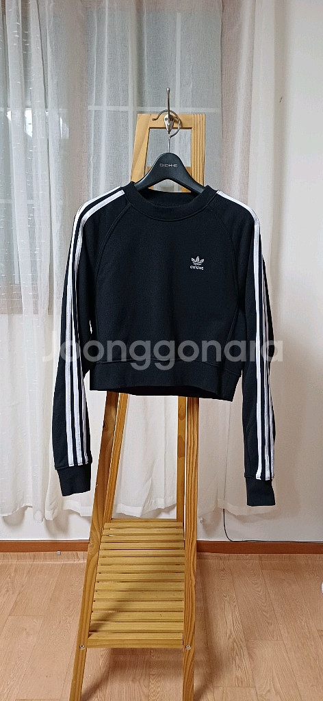 아디다스 크롭 기모 티셔츠 S(택포)--0