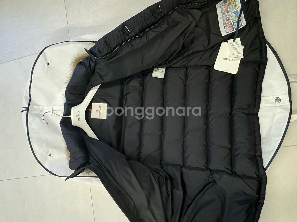 몽클레어 클루니 블랙 신품과 동일 팝니다--2