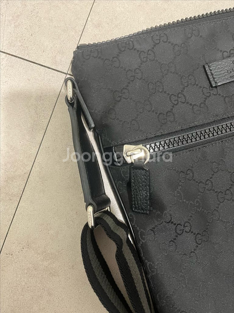 구찌 크로스백--1