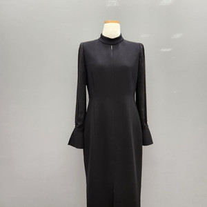 지고트 JIGOTT 블랙 하이넥 플리츠 소매 원피스