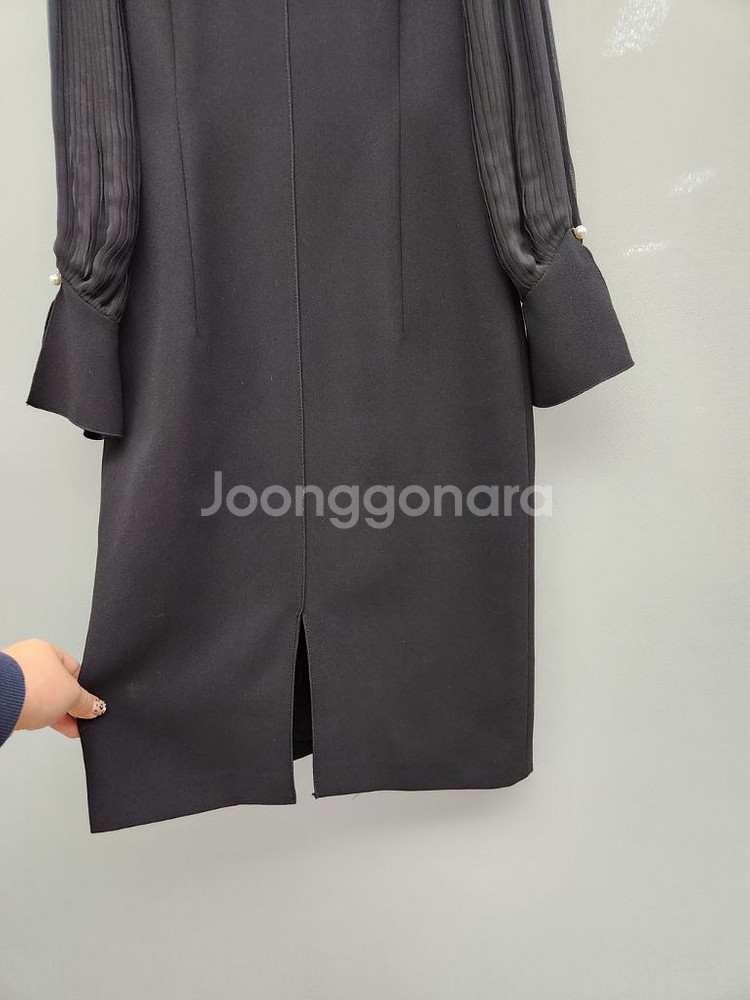 지고트 JIGOTT 블랙 하이넥 플리츠 소매 원피스--6