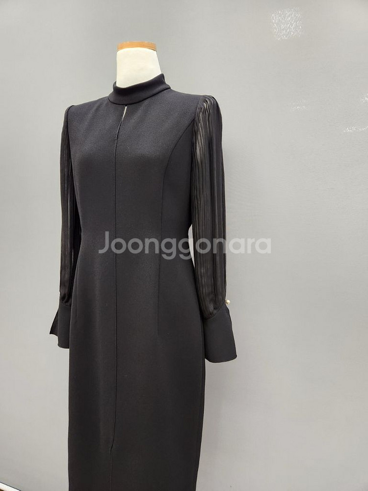 지고트 JIGOTT 블랙 하이넥 플리츠 소매 원피스--1