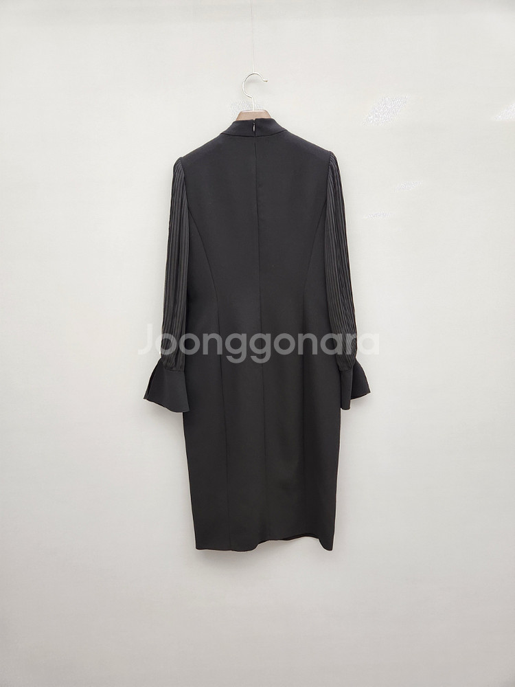 지고트 JIGOTT 블랙 하이넥 플리츠 소매 원피스--7