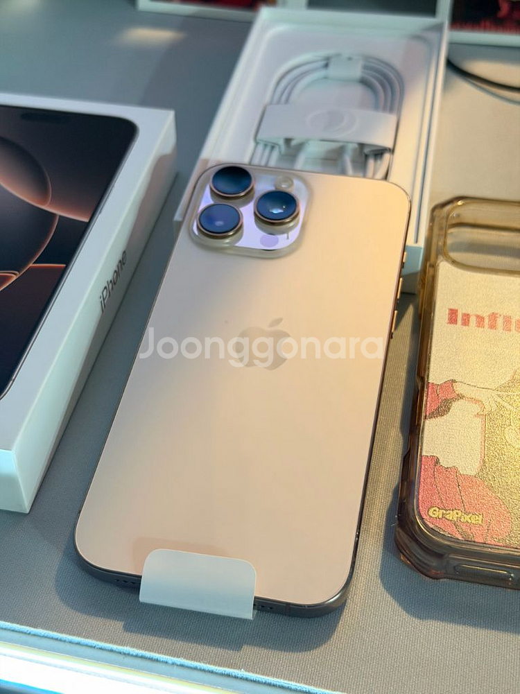 아이폰16프로맥스 256GB 데저트 티타늄 북미판--2