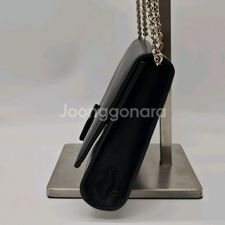 정품 페라가모 사피아노 지니 크로스백 (은장)--3