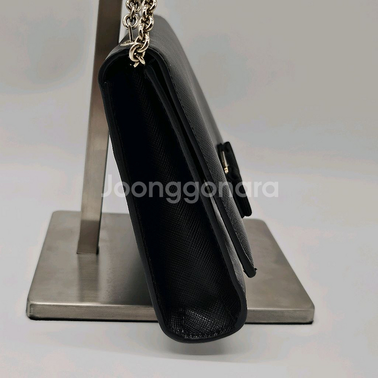 정품 페라가모 사피아노 지니 크로스백 (은장)--4