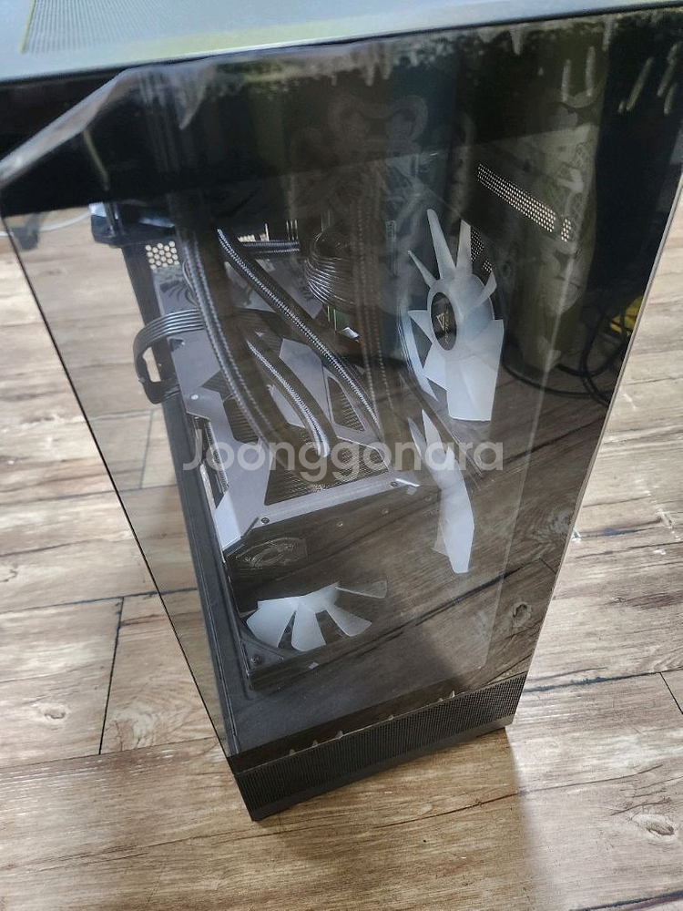 새제품급! RTX5090 + 라이젠9 9800X 초고사--0