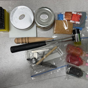 가죽 공방 재료 도구