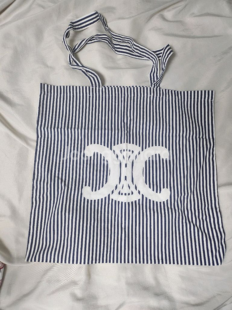 셀린느 에코백 새상품--1