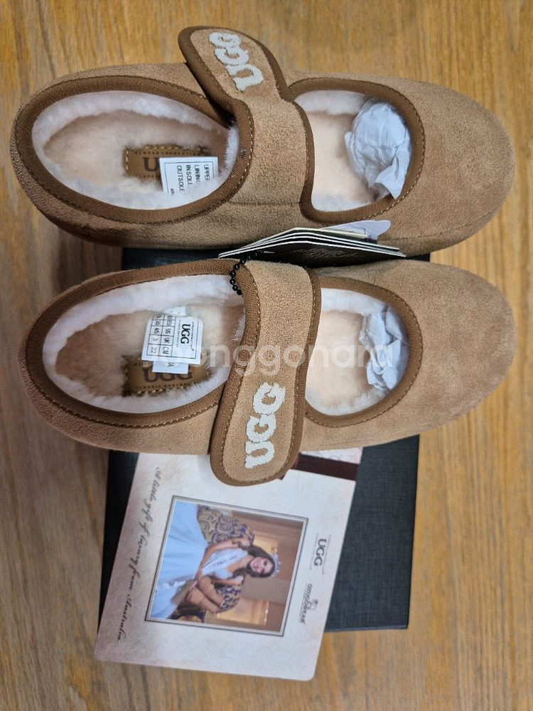 UGG 메리제인 여성 225 새상품 팔아요--0