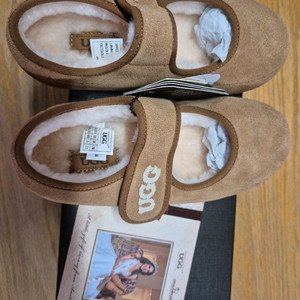 UGG 메리제인 여성 225 새상품 팔아요