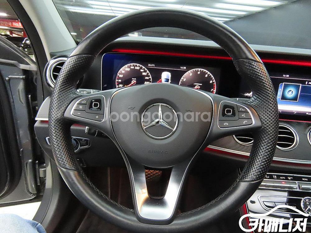 [벤츠]E-클래스 W213 E300 4MATIC 아방가--7
