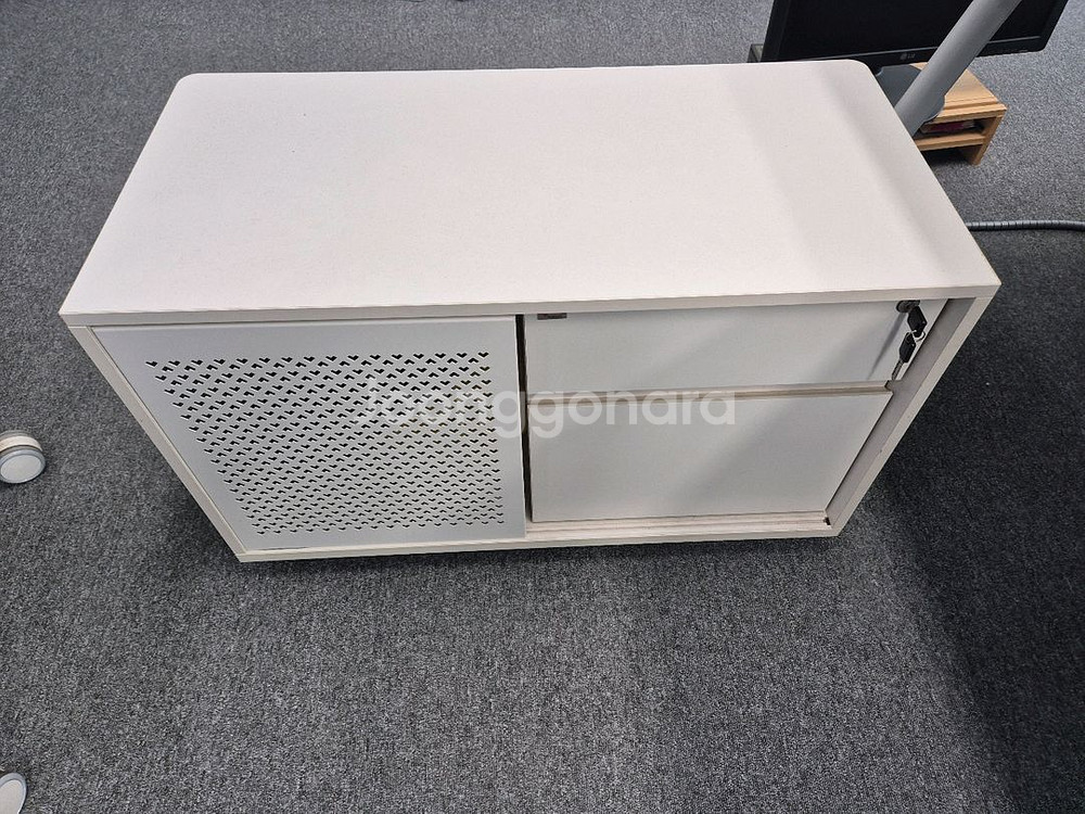 FURSYS 사무용 책상+의자--2