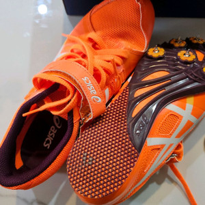 아식스 육상 스파이크화