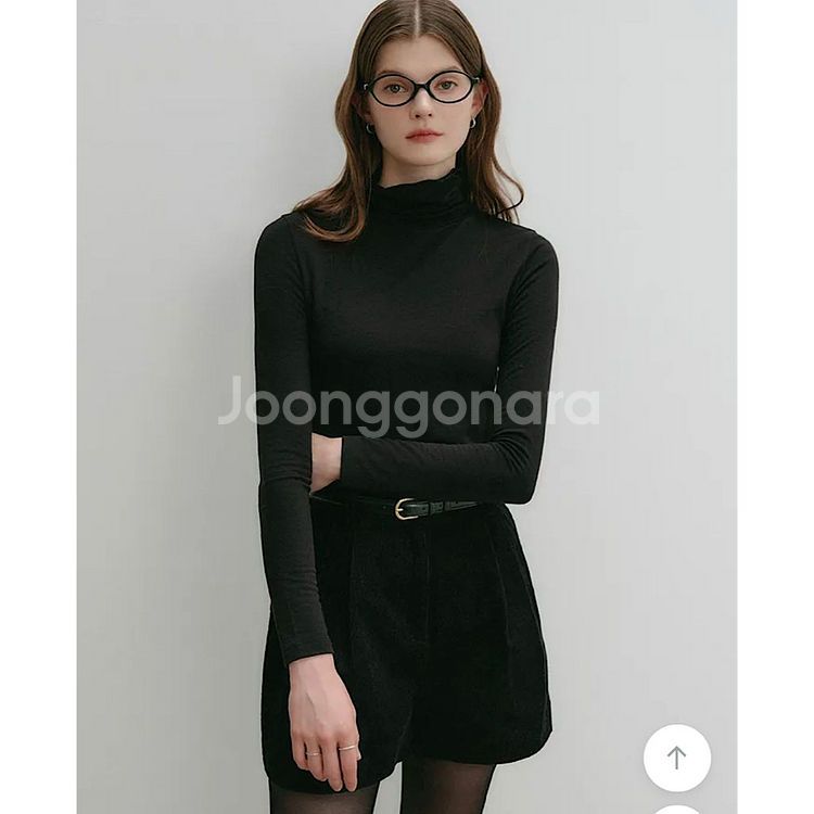 룩캐스트 비키 터틀넥 탑(블랙/M/택달린 새제품)--0