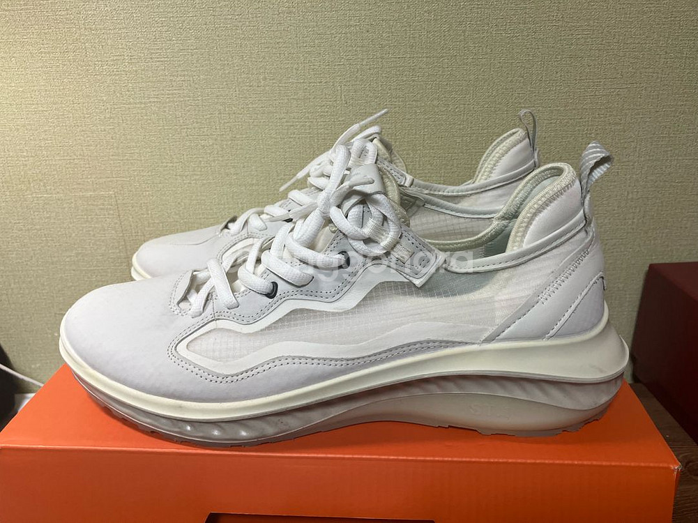 ECCO Soft7 화이트 스니커즈--1