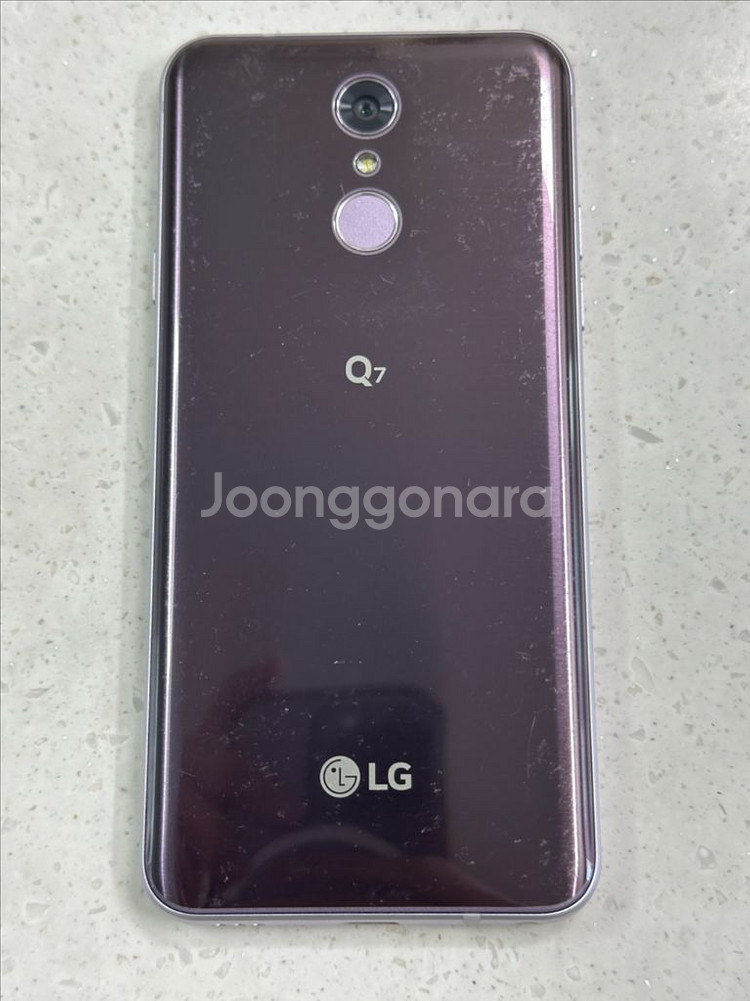 LG Q7 판매합니다--2