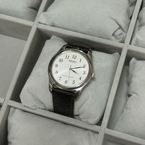 세이코 빈티지 쿼츠 가죽 시계