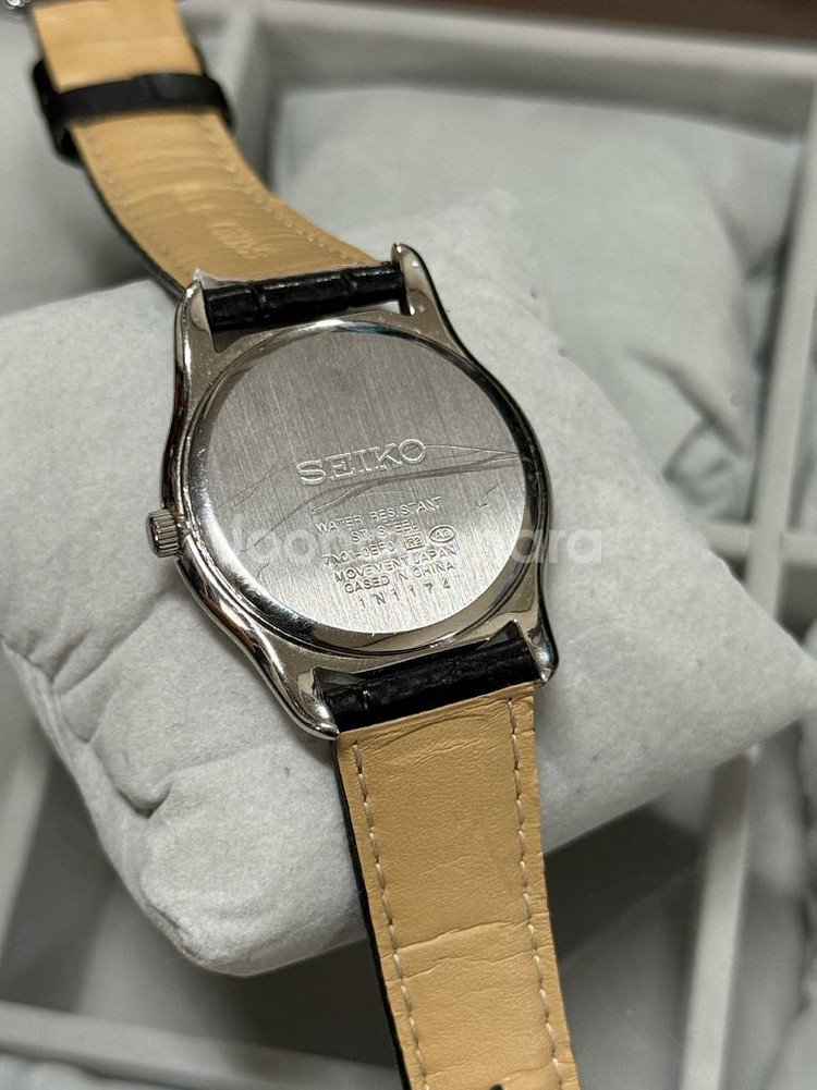 세이코 빈티지 쿼츠 가죽 시계--1